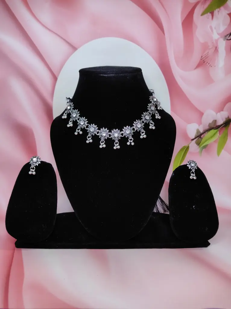 Oxidized Floral Necklace Set ✨