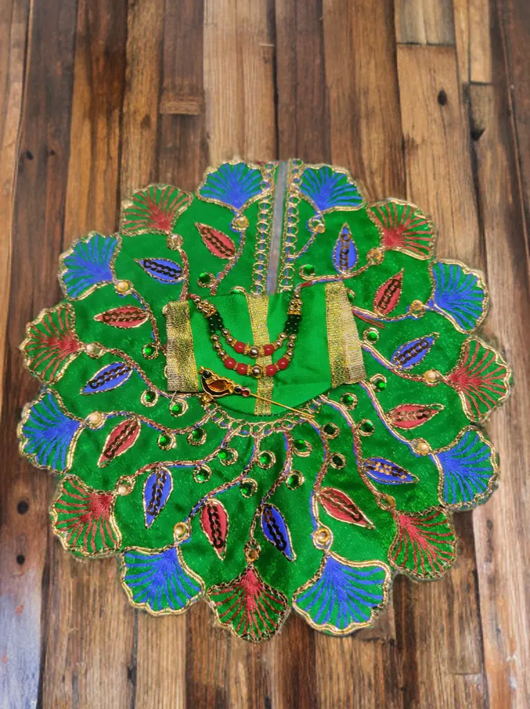 Royal Mor Pankh Krishna Vastra Combo- Size 4