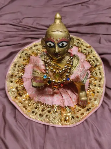 Golden Grace Ladoo Gopal Vastra with Bansuri & Necklace – Size 1
